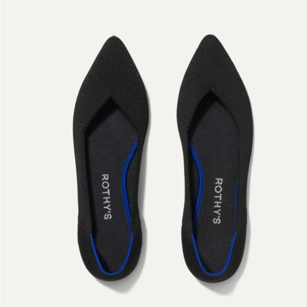 NWOT Black Rothy’s Pointed Flats